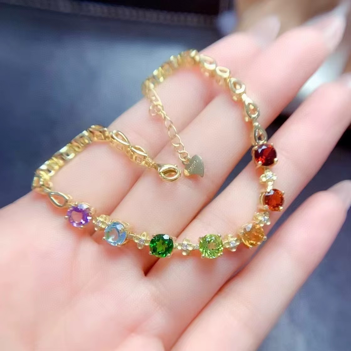 Al Ain Jewelry & Watches Exhibition 2025 - Bransoletka damska butikowa biżuteria srebro próby