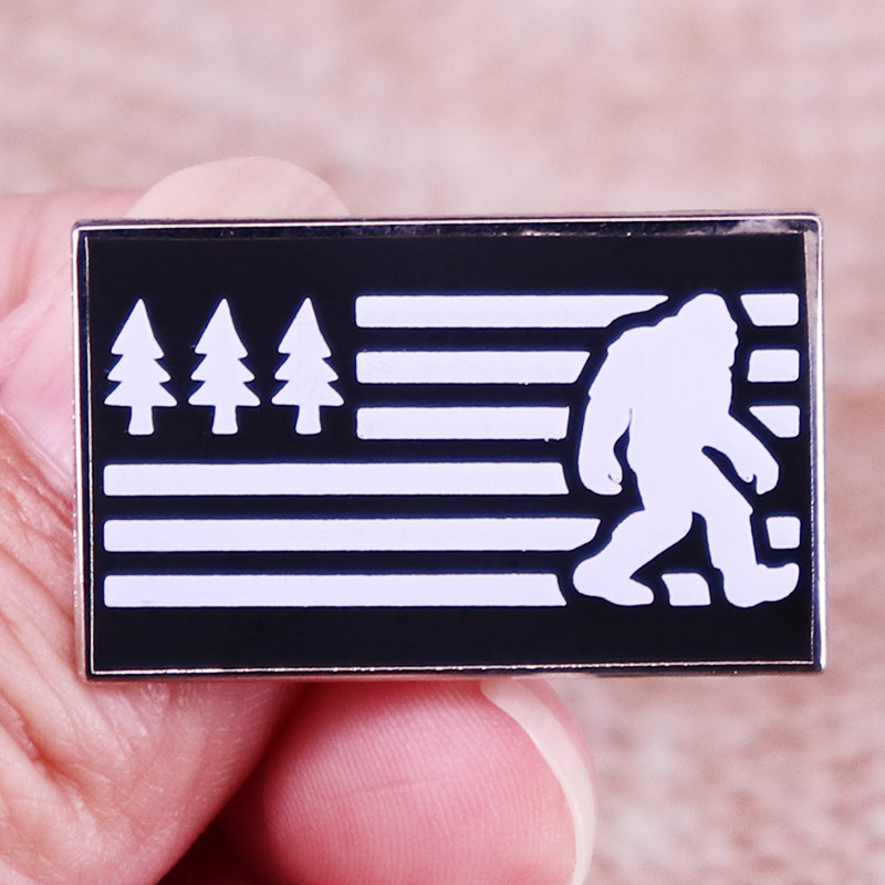 Pacific Jewelry & Watches Los Angeles - Flaga ameryki Bigfoot PNW Pacific emalia
